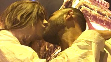 Valentine's Day 2020: Sonam Kapoor Shares a Kiss With Husband Anand Ahuja in This Adorable Throwback Picture 