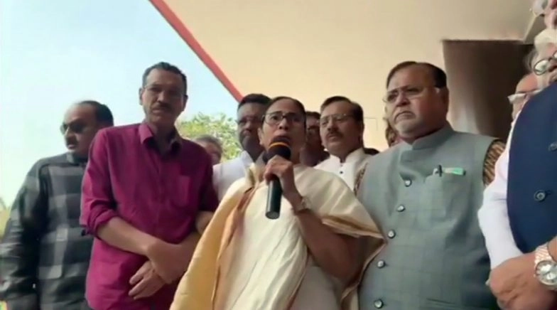 Mamata Banerjee Blinks, West Bengal Allows Central Team to Visit Coronavirus-Hit Areas in Kolkata