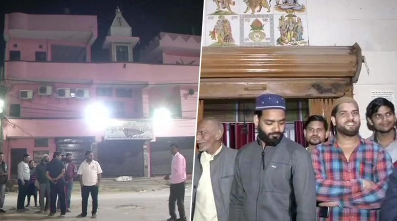 Locals From North East Delhi's Chand Bagh Area Form Human Chain to Protect Sri Durga Fakiri Mandir 