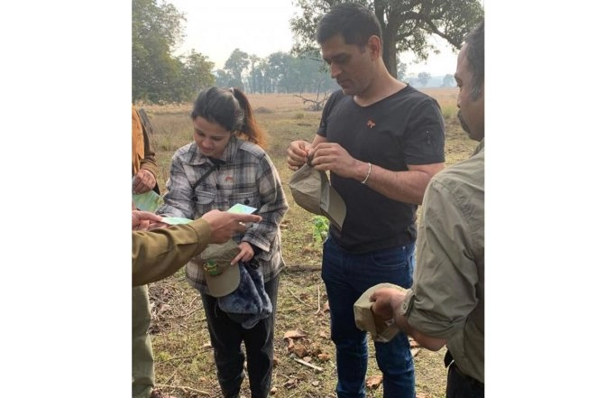 MS Dhoni Enjoys His Off-Field Time in Maldives, View Pics and Video