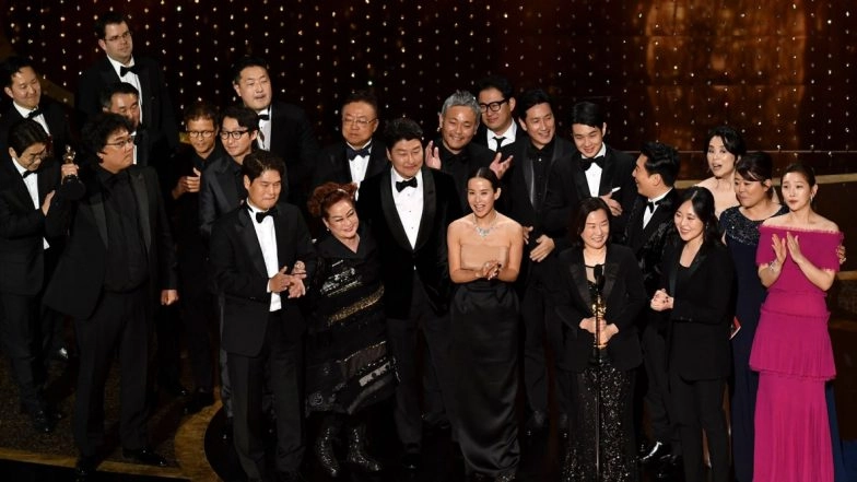 Oscars 2020: Academy Cut the Mic During Parasite's Best Picture Acceptance Speech But Tom Hanks, Charlize Theron Shout 'Up Up' to Get it Back On! 