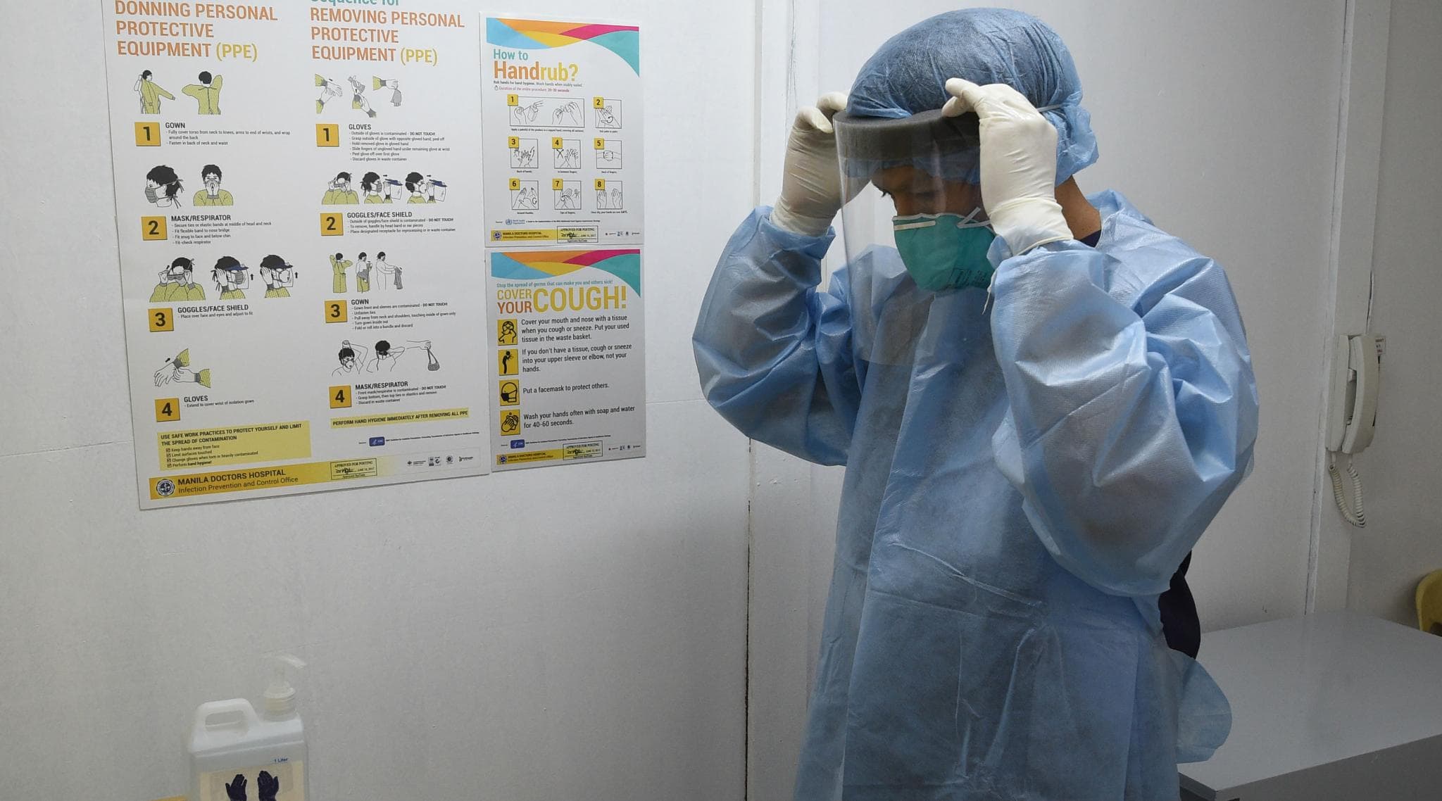 Coronavirus in France: Citizens Pay Nightly Tribute to Medical Heroes Fighting the Pandemic by Clapping for Them Every Night From Balconies (Watch Videos) Coronavirus in France: Citizens Pay Nightly Tribute to Medical Heroes Fighting the Pandemic by Clapping for Them Every Night From Balconies (Watch Videos)