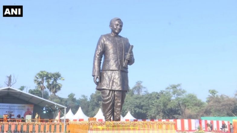 Narendra Modi in Varanasi: Prime Minister to Unveil 63-Feet-Tall Statue of Pandit Deendayal Upadhyaya Today