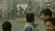 Pro, Anti-CAA Protesters Clash, Pelt Stones Near Delhi's Jaffrabad; Police Fire Tear Gas Shells to Disperse Mob