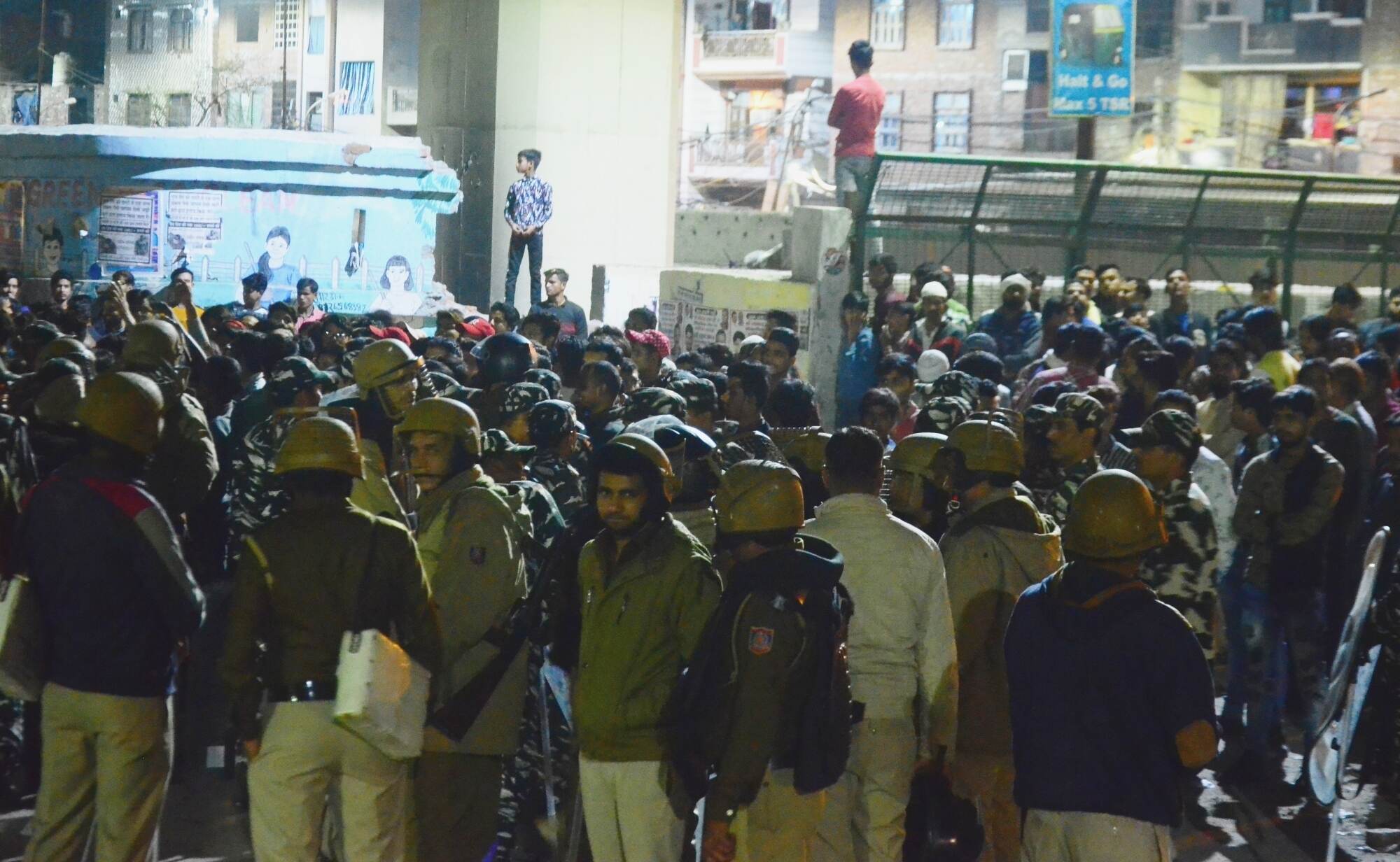 US Embassy Issues Advisory, Asks Americans in India to 'Exercise Caution in Light of Violence in North East Delhi' US Embassy Issues Advisory, Asks Americans in India to 'Exercise Caution in Light of Violence in North East Delhi'