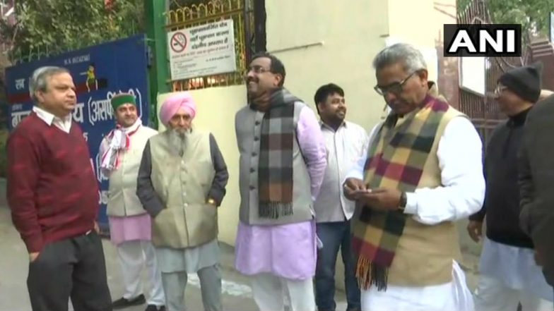 Delhi Assembly Elections 2020: BJP Leader Ram Madhav, RSS' Krishna Gopal Cast Vote at Jhandewalan Polling Station