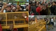 Shaheen Bagh: Group of Anti-CAA Protesters Briefly Reopen Road No 9 Connecting Kalindi Kunj to Noida, Watch Video