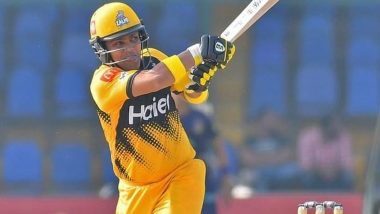 Kamran Akmal's Scintillating Century Guides Peshawar Zalmi to Victory Over Quetta Gladiators in PSL 2020, Twitterati Go Berserk After Wicket-Keeper’s Carnage in PSL 2020