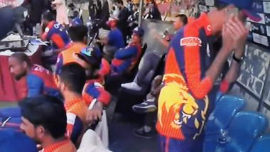 PSL 2020: Karachi Kings Official Spotted Using Mobile Phone in Dugout During Match Against Peshawar Zalmi Stokes Controversy