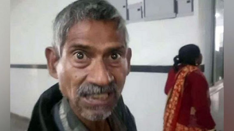 Mentally Ill Patient Prescribes Medicine to Other Patients in MP's Chhatarpur District Hospital After Impersonating as Doctor; Watch Video