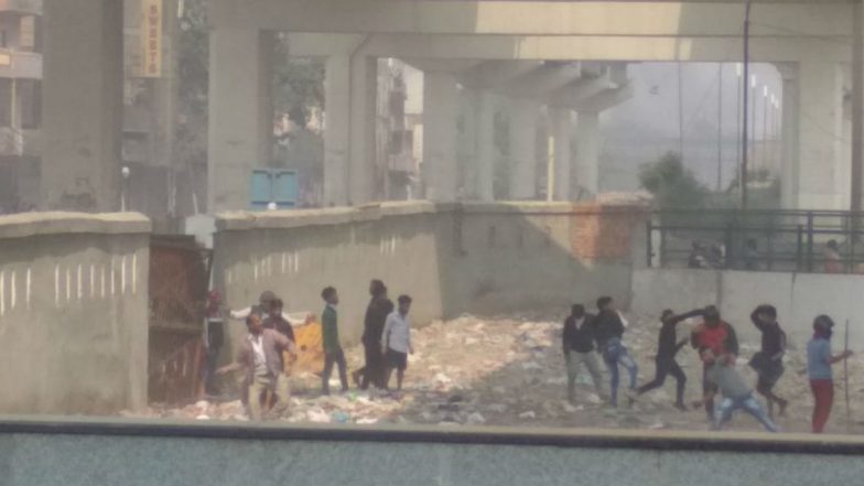 Delhi Violence: Journalists Attacked by Mob While Covering Clashes Between Pro And Anti CAA Groups