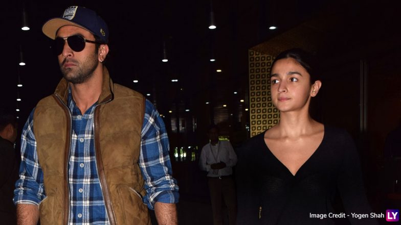 Ranbir Kapoor Arrives With Girlfriend Alia Bhatt, Check Out Their Deglam Airport Avatar! (View Pics)