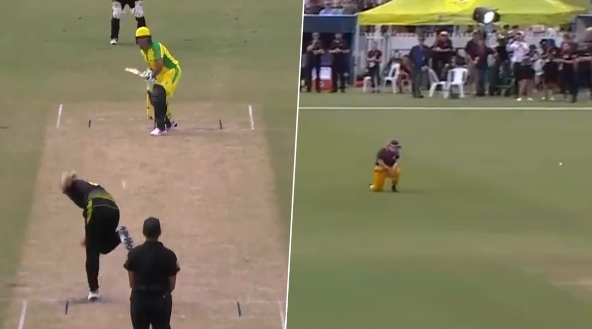 Sachin Tendulkar Comes Out to Face Ellyse Perry During the Innings Break