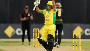 Sachin Tendulkar Faces an Over Against Ellyse Perry and Annabel Sutherland During Bushfire Cricket Bash, Fans Love to See 'God of Cricket' Back in Action