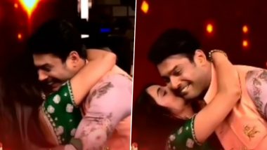 Mujhse Shaadi Karoge: Sidharth Shukla Gets Hugs and Kisses From Shehnaaz Gill on the Swayamvar Show (Watch Video)