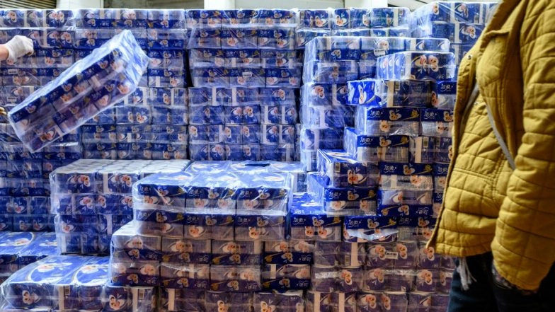 Hong Kong: Armed Gang Steals Toilet Rolls as Coronavirus Panic-Buying Rumors Spreads