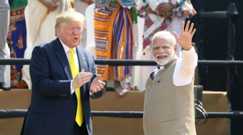 PM Narendra Modi Made Impromptu Presentation to Donald Trump at Hyderabad House on His iPad