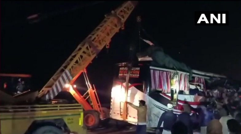 Agra-Lucknow Expressway Accident: 14 Killed in Bus-Truck Collision in UP's Firozabad