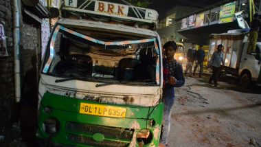 Delhi: Pro, Anti-CAA Protesters Clash at Maujpur Second Time in 24 Hours, Arvind Kejriwal Asks L-G And Amit Shah to Ensure Law And Order