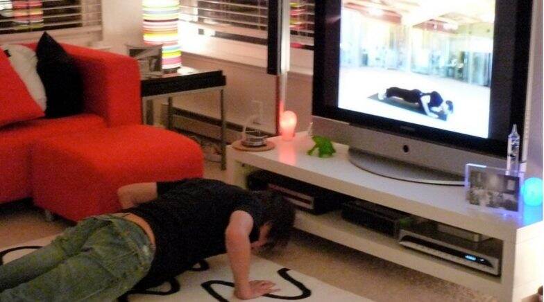 Yoga Poses You Can Perform While Watching TV to Lose Weight