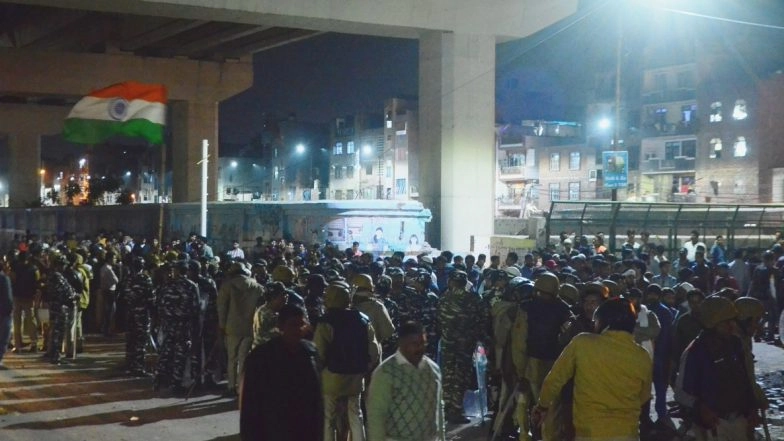Delhi Violence: Three Civilians, One Policeman Killed in Clashes Between Pro & Anti-CAA Groups in North East District; Congress, BJP Blame Each Other