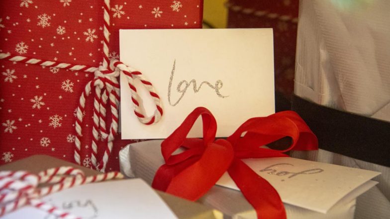 Propose Day 2020 Gift Ideas: Red-Iculously Beautiful Presents to Give Your Lover During Valentine Week