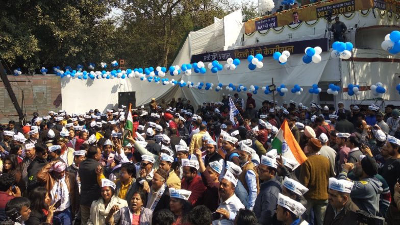 Delhi Assembly Elections Results 2020: AAP, TMC Workers Celebrate Defeat of BJP