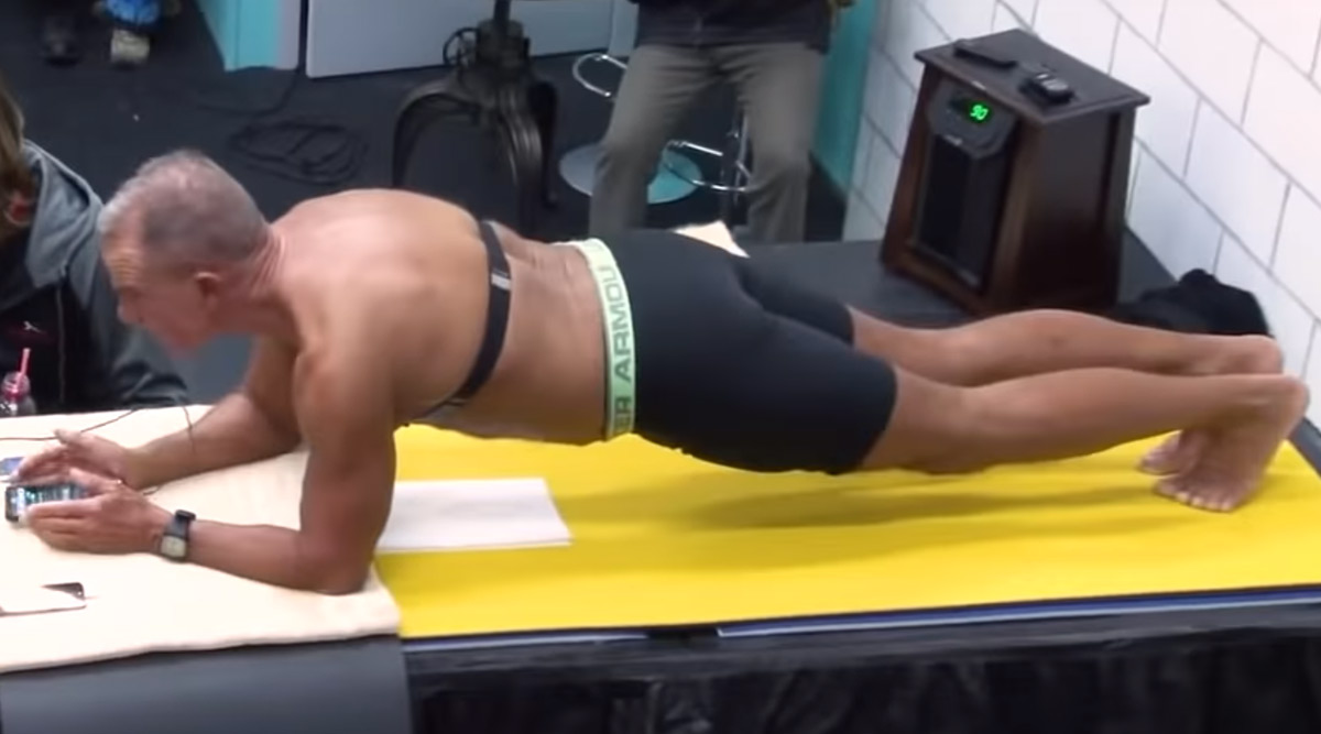 Viral News George Hood Enters Guinness World Records For Holding Plank For Above 8 Hours 👍