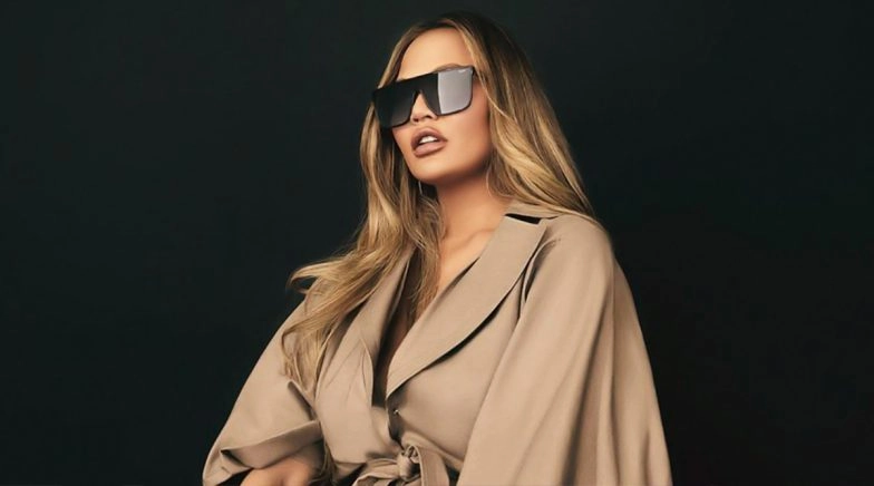 Chrissy Teigen Scolded by Her Doctor for Taking Medical Advice of Her Broken Toe on Twitter