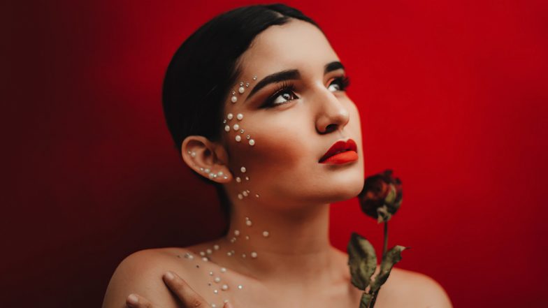 How To Do Your Eyebrows at Home? From Threading to Waxing to Styling, Here's How to Shape The Overgrown Brows During Coronavirus Quarantine (Watch Tutorial Videos)