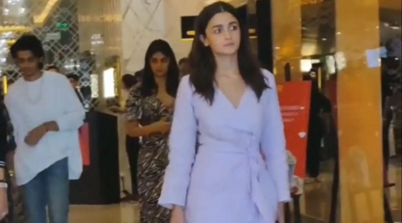 Alia's Phone Screensaver Features Ranbir and Herself? 