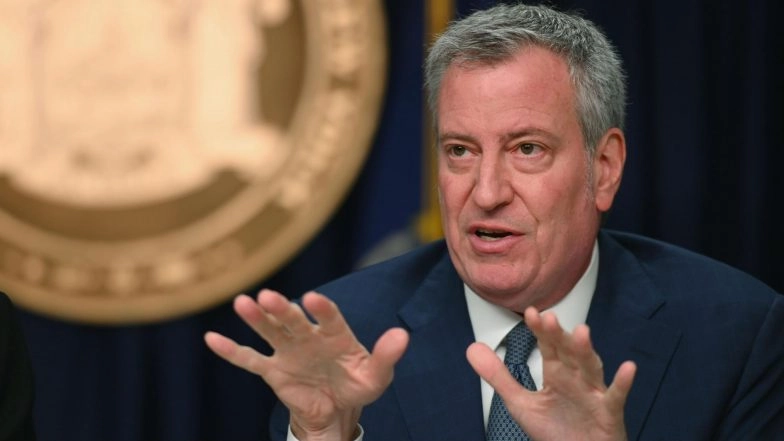 Coronavirus Outbreak in USA: New York Mayor Asks Citizens to Be Prepared For Being Ordered to 'Stay at Home' Within Next 48 Hours