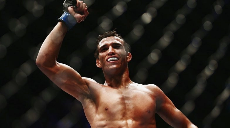  Charles Oliveira Calls Out Conor McGregor After UFC Fight Night 170 Win