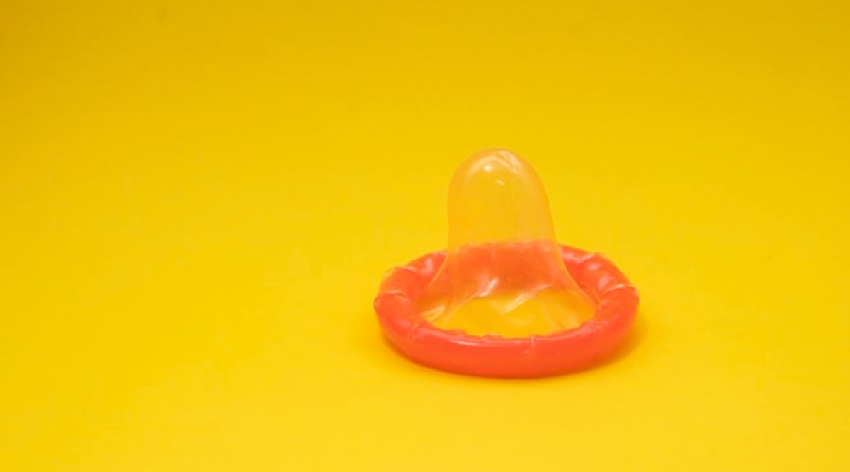 1200px x 667px - How to Wear a Condom? From Breaking to Slipping, Ways to Deal with Condom  Emergencies During Sex (Watch Video) | ðŸ¤ LatestLY