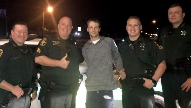 Arrested Florida Man Compliments Police Team For Being 'Polite' And 'Professional'; Insists on Clicking Photo With Cops