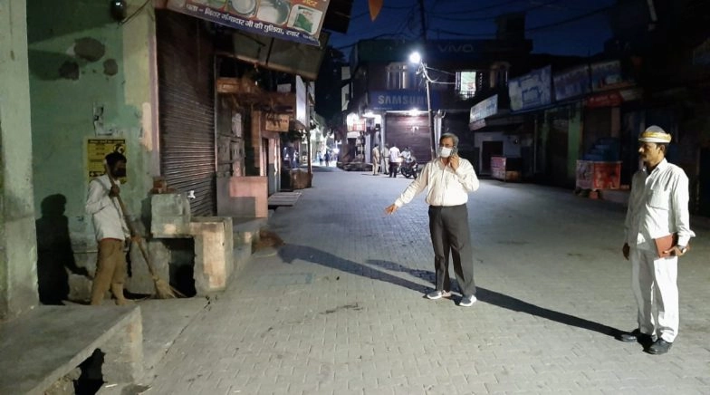 Rampur Youth Dials DM, Asks For 4 Samosas, Gets to Clean Drain as Punishment