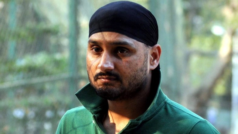 Harbhajan Singh&rsquo;s Bat Goes Missing! Cricketer Accuses Indigo Airlines Flight of Theft, Demands Strict Action Against Culprit (See Post)