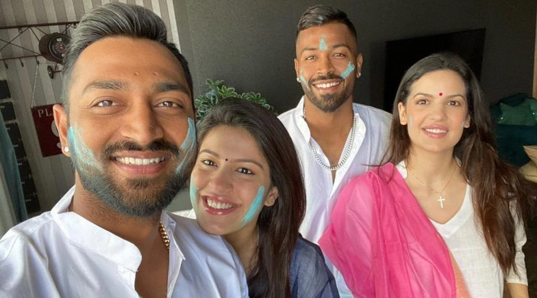 Holi 2020: Hardik Pandya, Natasa Stankovic Celebrate Festival with Krunal, His Wife and Family