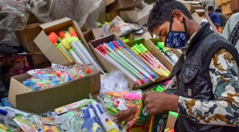 Coronavirus Effect in India: Chinese Imported Sprinklers, Water Guns For Holi Get a Hit in Sales 