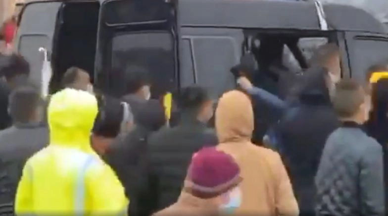 Violence Erupts in China as People Try to Leave COVID-19-Hit Hubei After Relaxation of Lockdown