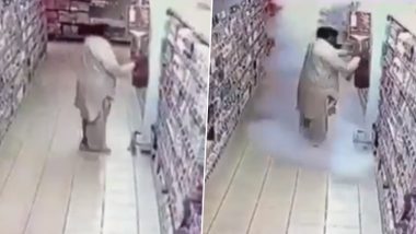 Pakistani Man Uses Fire Extinguisher as Hand Sanitiser in a Mall Amid Pandemic Outbreak! Funny Video Goes Viral