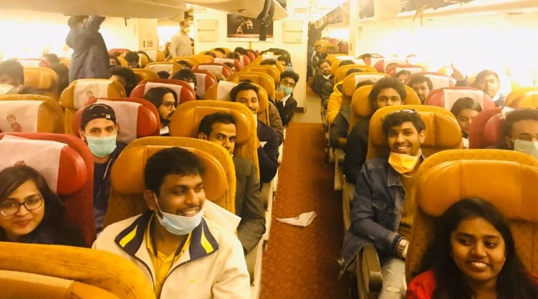 263 Indian Students, Compassionate Cases Depart For India By Special Air India Flight From Rome