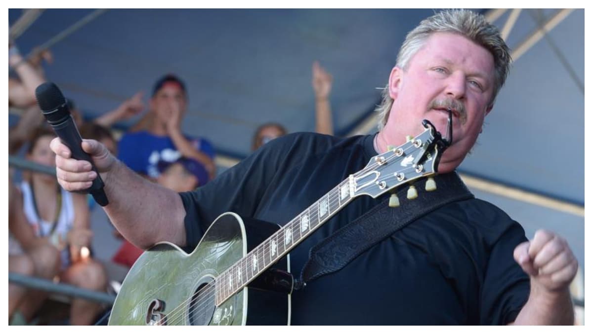 Country Music Veteran Joe Diffie Tests Positive for COVID-19 Country Music Veteran Joe Diffie Tests Positive for COVID-19