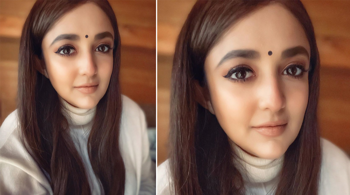 COVID-19 Outbreak: Monali Thakur Stuck in Switzerland after Flights Get  Cancelled; Singer Also Clarifies That She is Fit and Fine (Watch Video) |  ðŸŽ¥ LatestLY