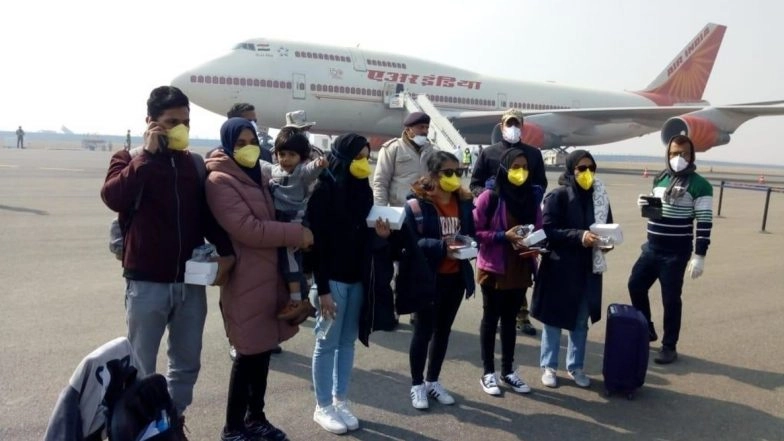 Air India Crew, Who Operated Flights to Coronavirus-Hit Countries to Rescue Stranded Indians, Complain of Substandard Protective Gear, Lack of Sanitizers
