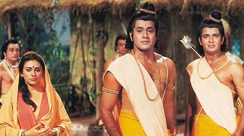 When A Delhi-Patna Train Made A Halt At Rampur For To Watch Ramayan