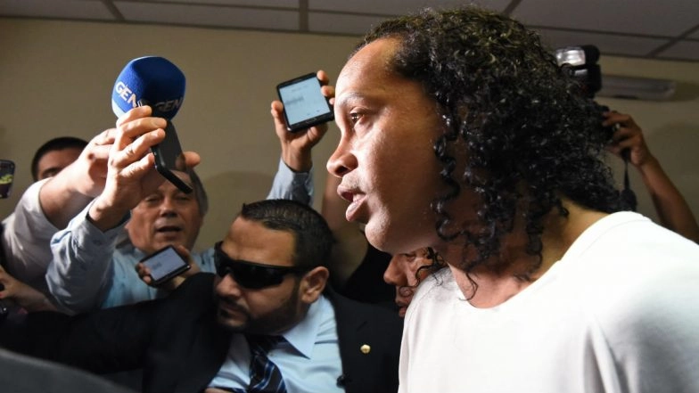 Ronaldinho Fake Passport Row: Former Brazilian Footballer Ordered to Remain in Paraguayan Jail