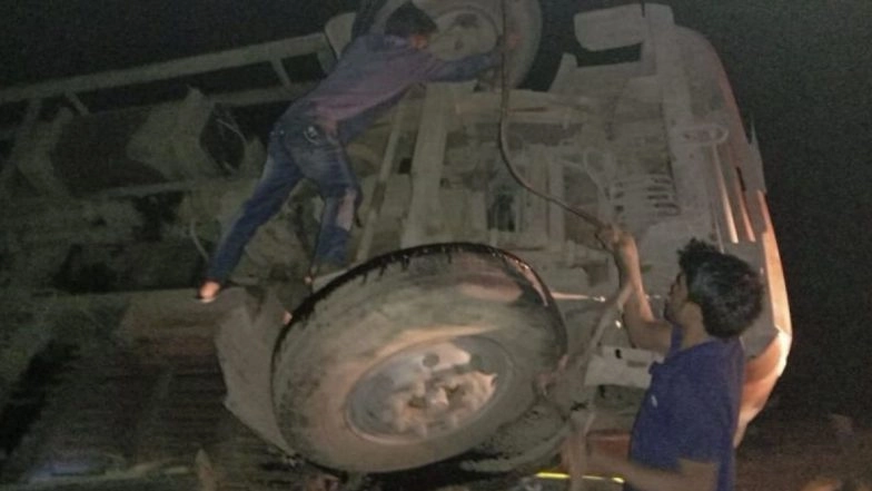 Pune-Mumbai Highway Accident: 5 Dead, 1 Injured in a Collision Between Three Motorcycles & Truck in Raigad