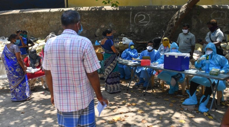 COVID-19 Cases in Dharavi Inch Closer to 200, Death Count Rises to 12 in Asia's Largest Slum in Mumbai