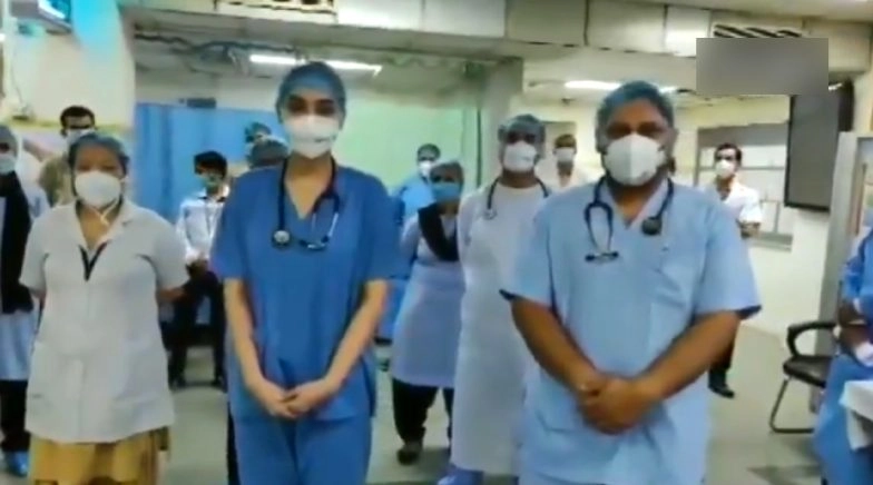 Medics at LNJP Hospital in Delhi Allege COVID-19 Patients Manhandled Them When Asked to Wait